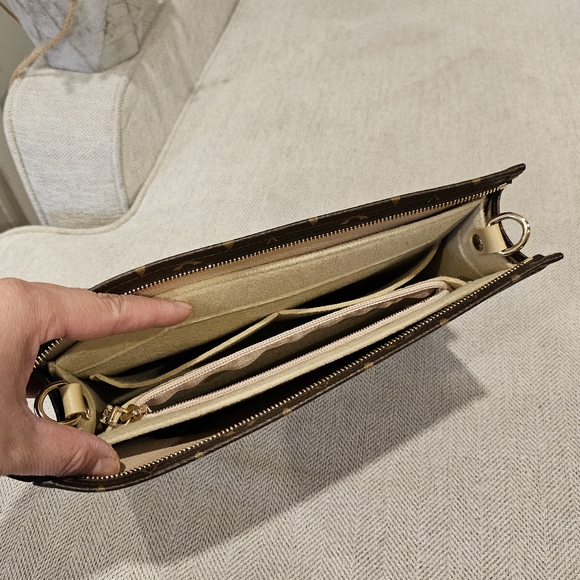 Almost New Louis Vuitton Toiletry Bag 26 - Picture 11 of 15